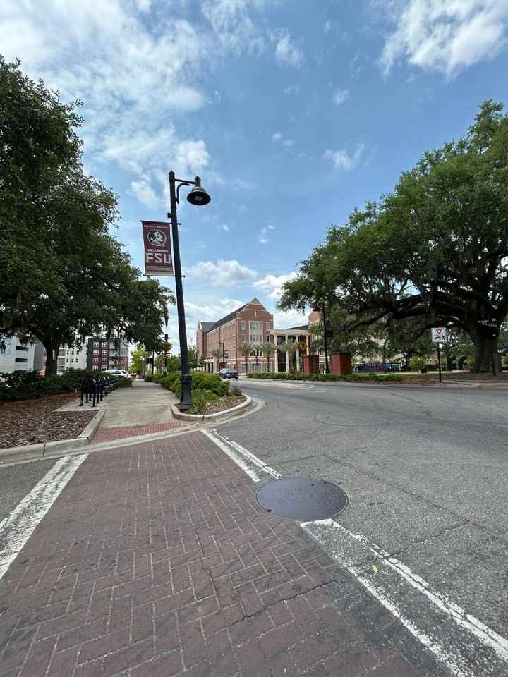 310 Blount St - Photo 4 of 14