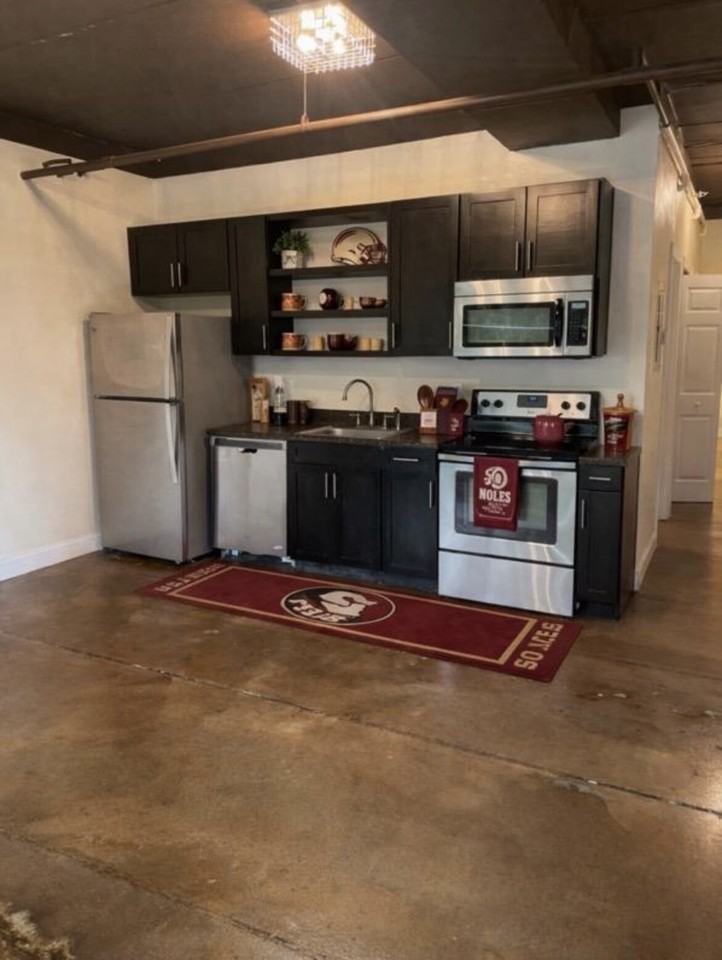 310 Blount St - Photo 6 of 14