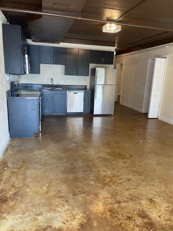 310 Blount St - Photo 3 of 15