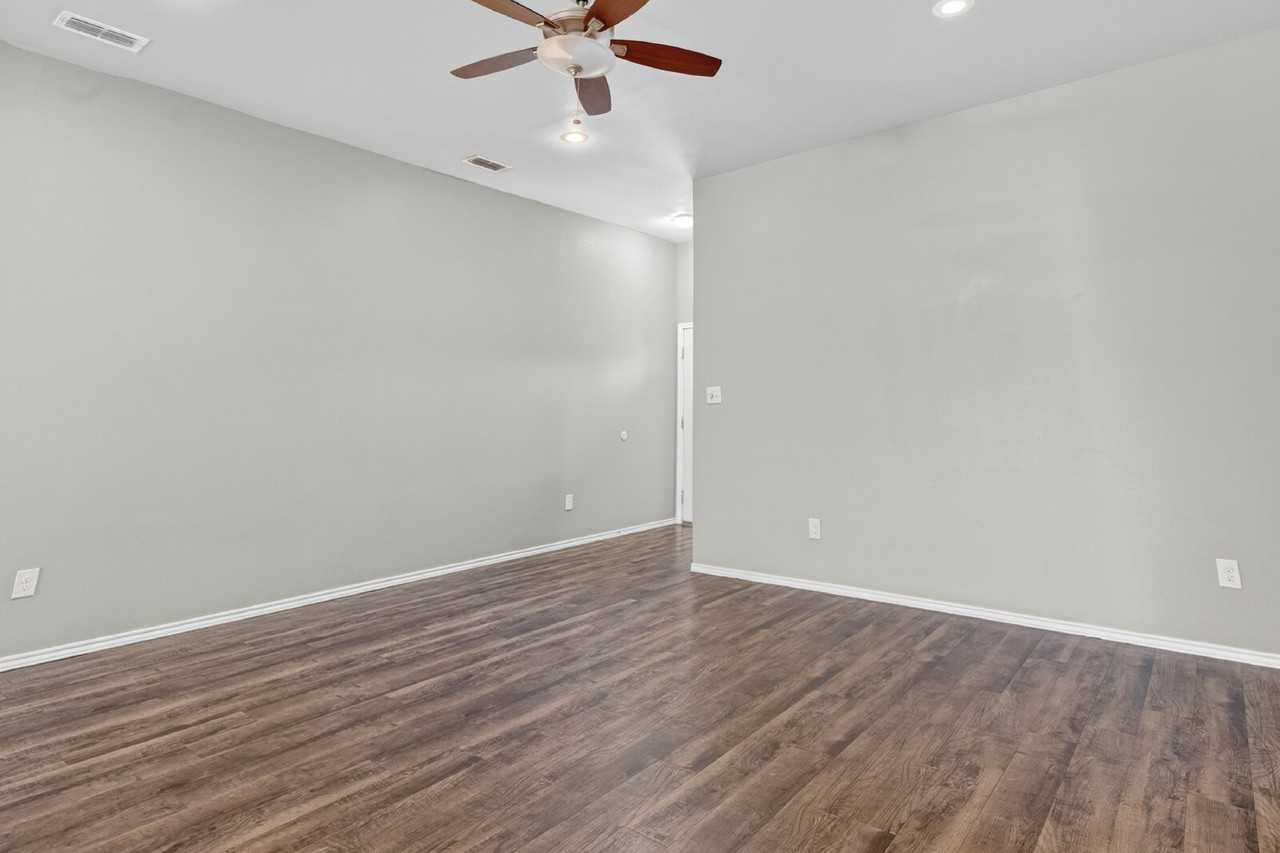 623 N Elkhart Ave #A - Photo 4 of 20