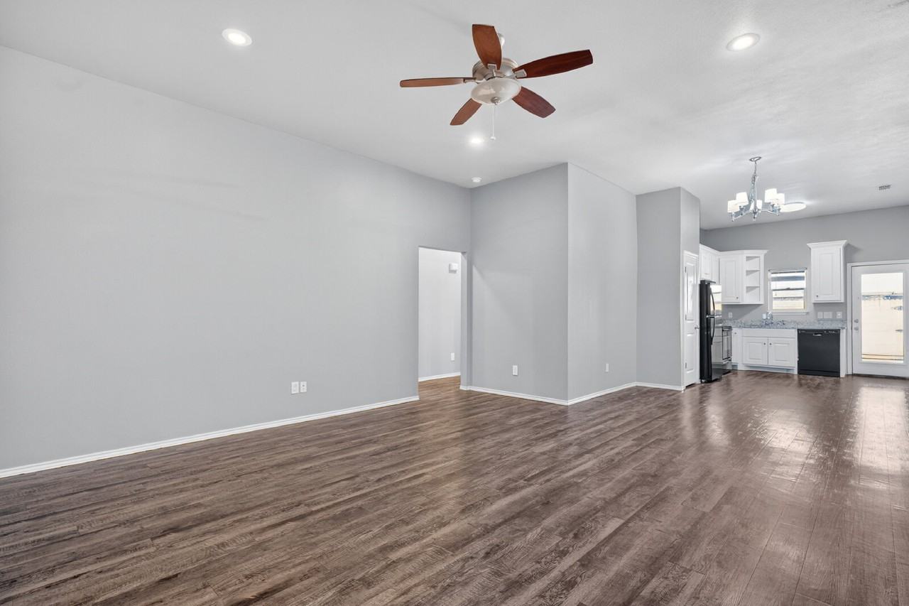 623 N Elkhart Ave #A - Photo 5 of 20
