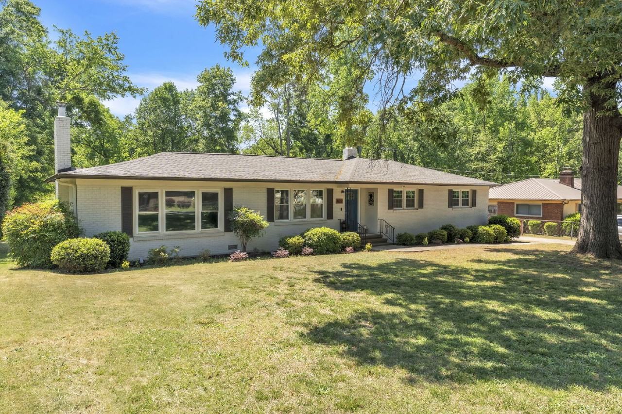 822 Sharonwood Dr - Photo 2 of 30