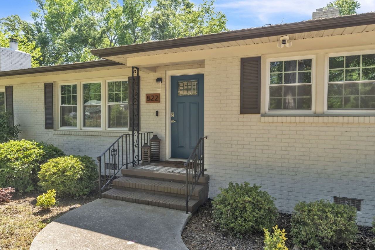 822 Sharonwood Dr - Photo 4 of 30