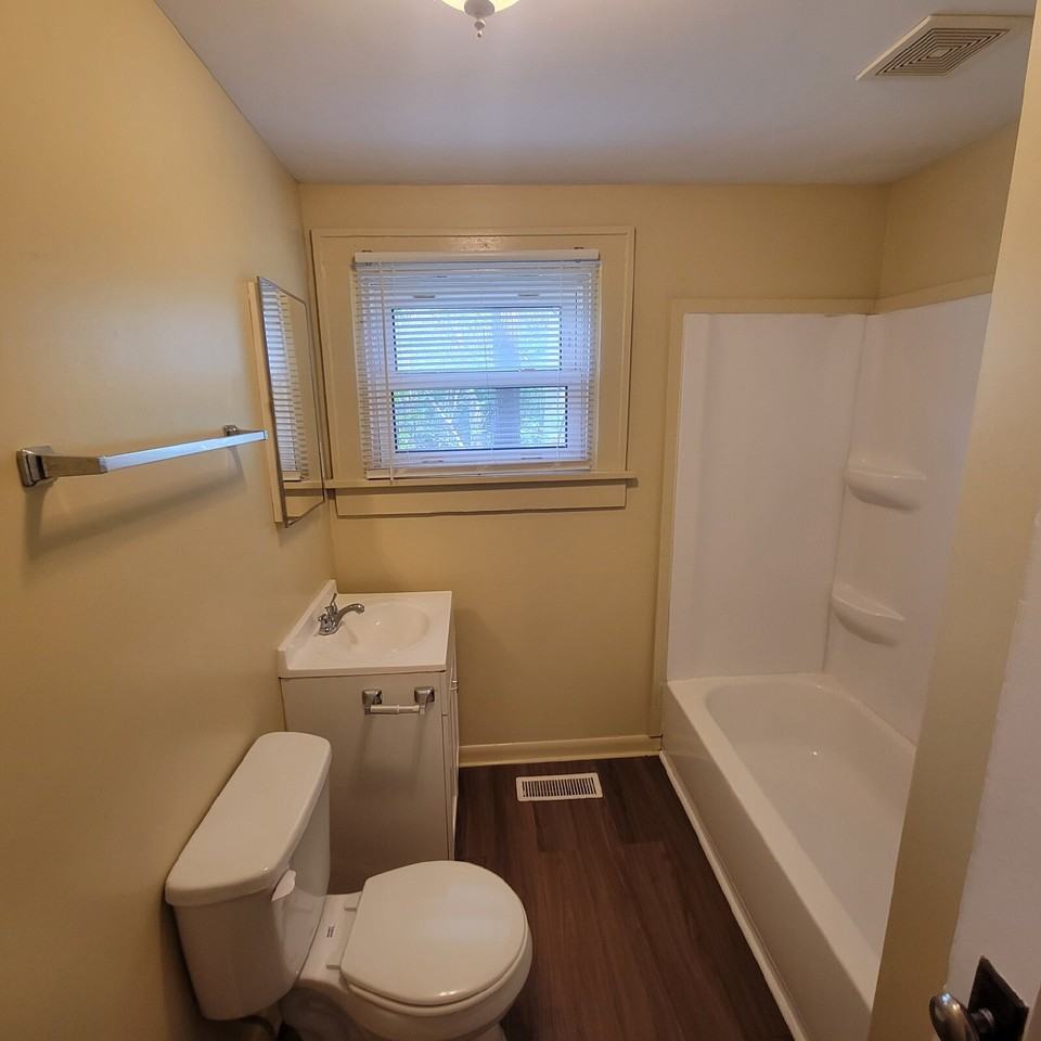 4618 Mcguire Ct - Photo 4 of 6