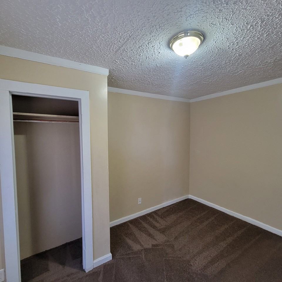 3011 N Tacoma Ave - Photo 5 of 6