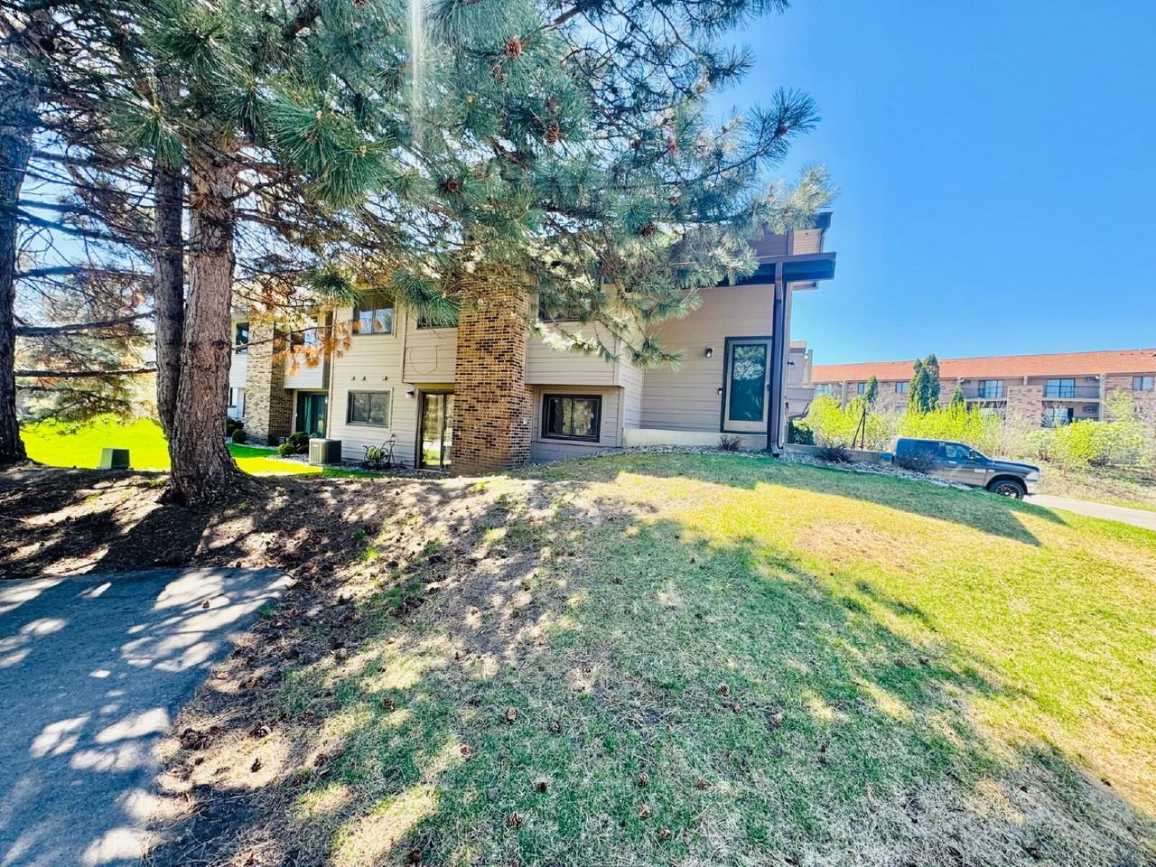 14600 Hampshire Pl - Photo 3 of 30