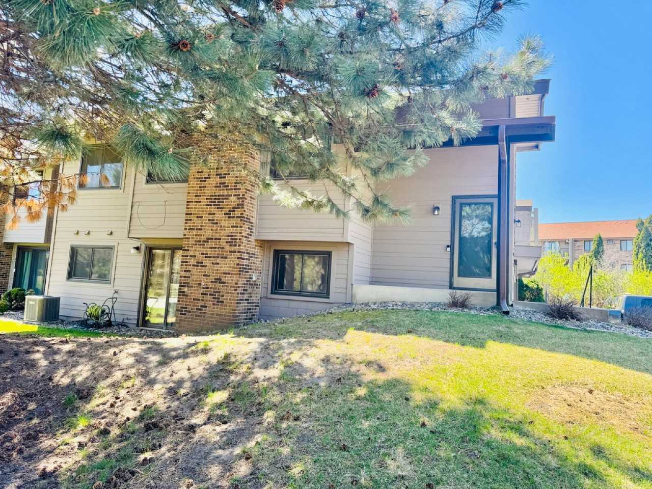 14600 Hampshire Pl - Photo 4 of 30