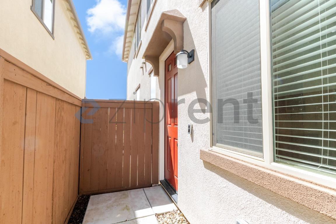 6193 Oberlander Dr - Photo 5 of 10