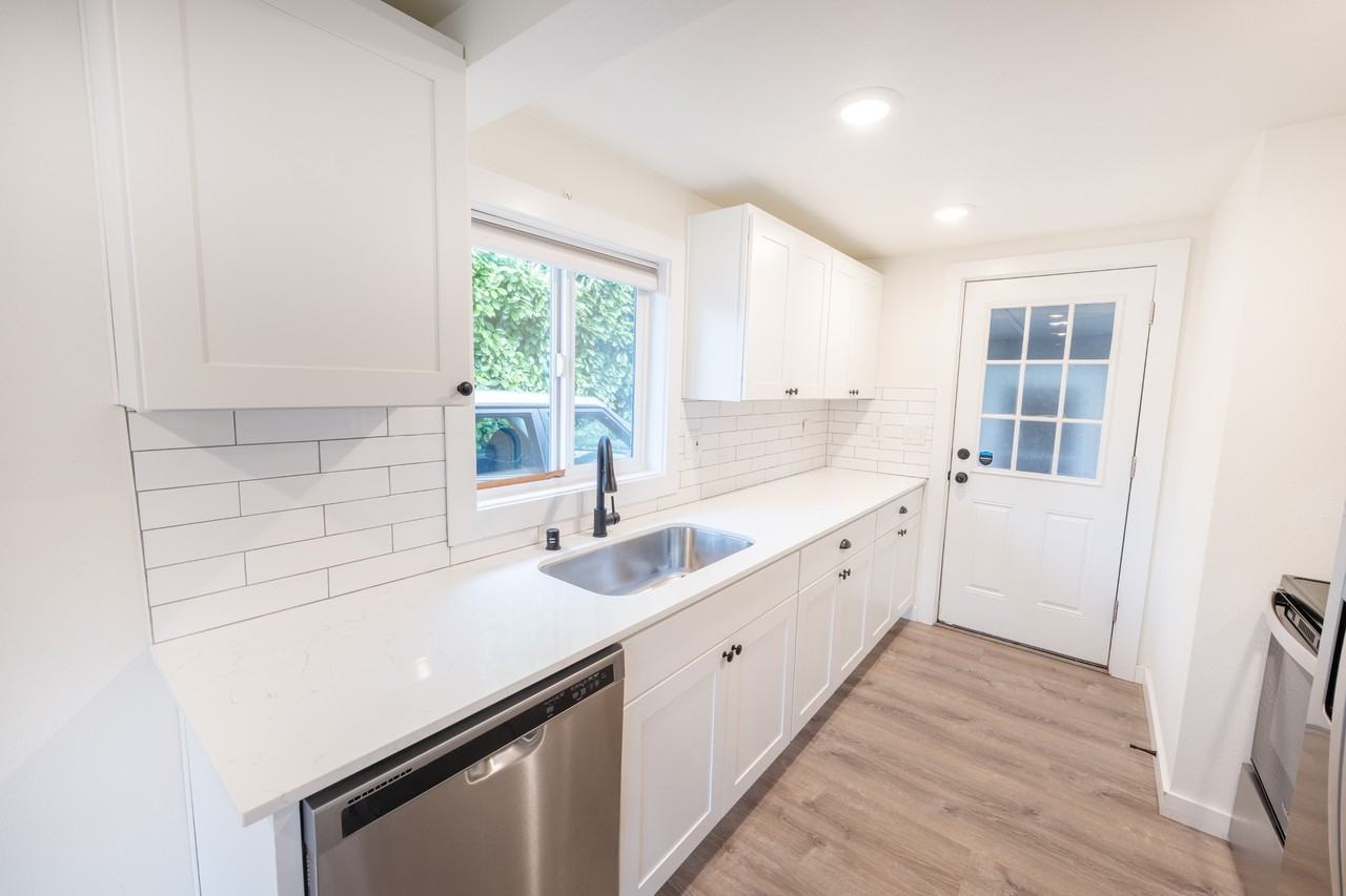 1413 Sw Cambridge St #1 - Photo 3 of 17