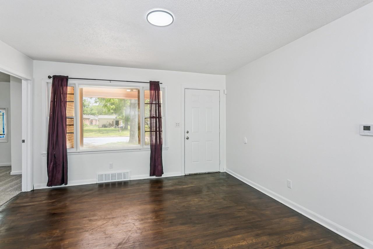 2807 S Pattie St #NA - Photo 3 of 14