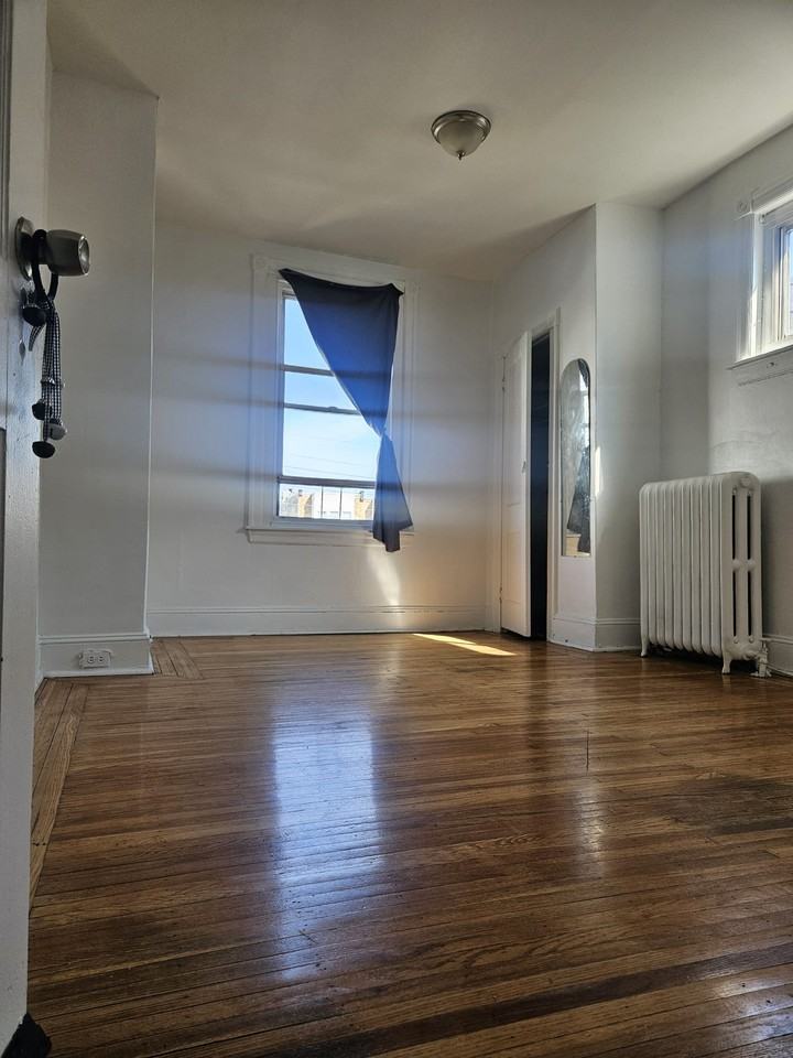 4831 N Franklin St - Photo 5 of 7