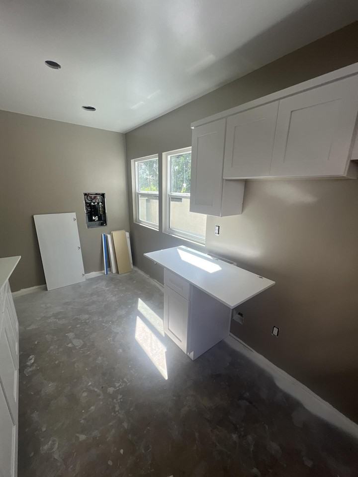 114 W Escalones #2 - Photo 4 of 22