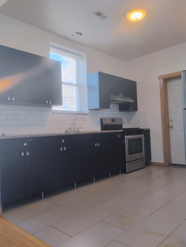 7445 S Phillips Ave #3 - Photo 3 of 4