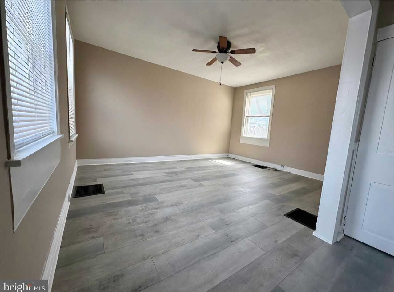 225 W Locust St Frnt #NA - Photo 2 of 21