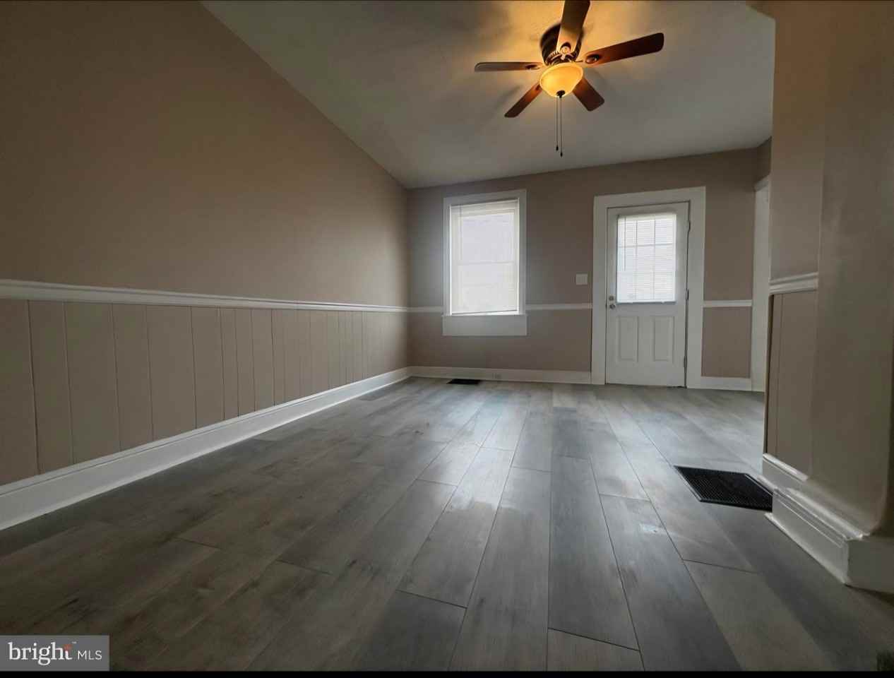 225 W Locust St Frnt #NA - Photo 6 of 21