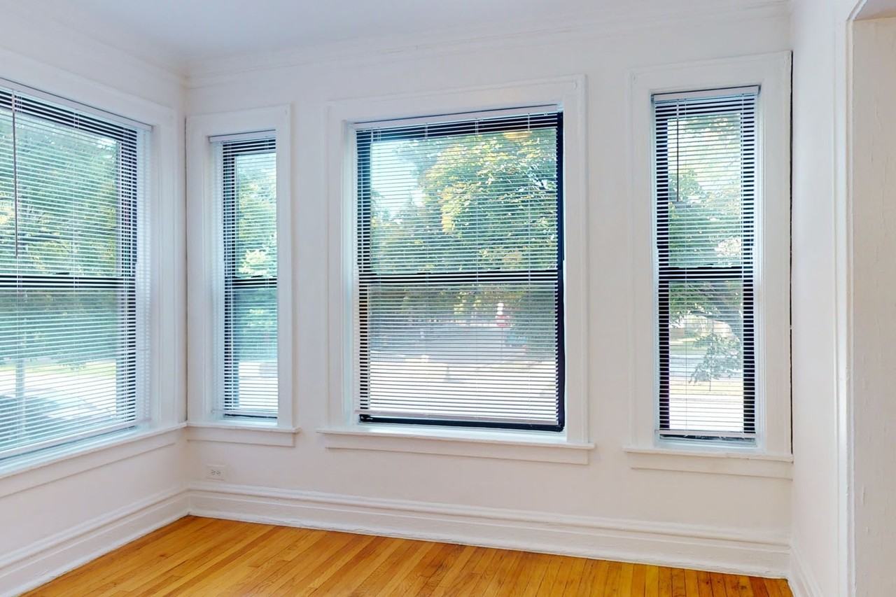 1101 E. Hyde Park Boulevard - Photo 2 of 10