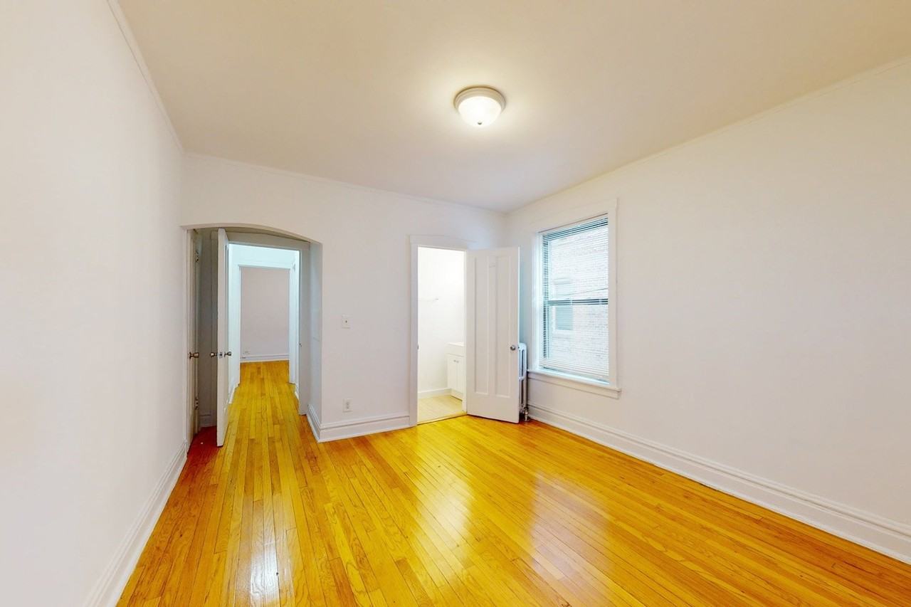 1101 E. Hyde Park Boulevard - Photo 4 of 10