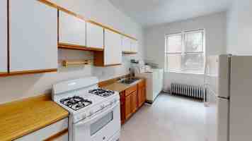 featured image of 1358 E 58th St
