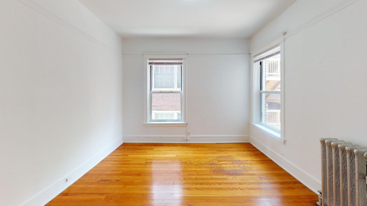 1358 E. 58th Street - Photo 5 of 32