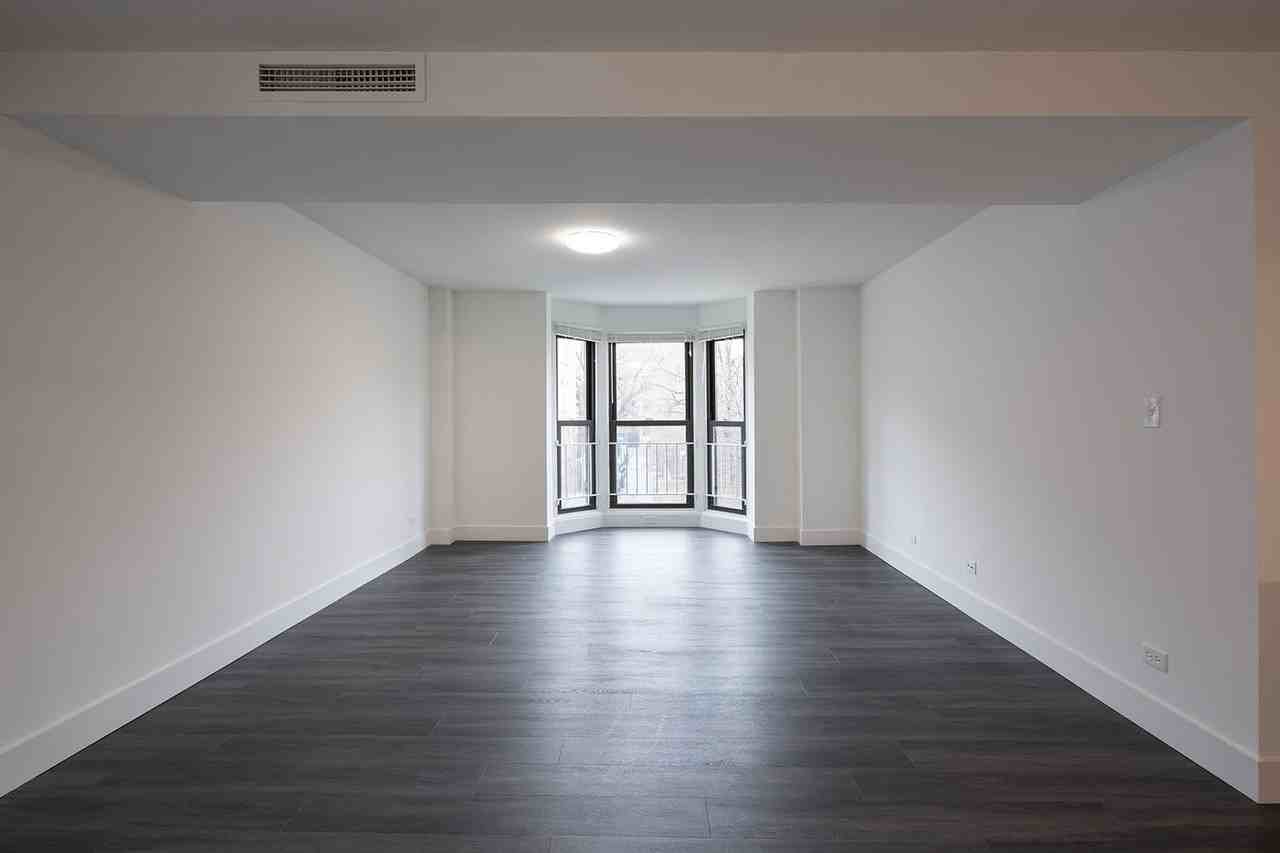 1400 E. 57th Street - Photo 3 of 21
