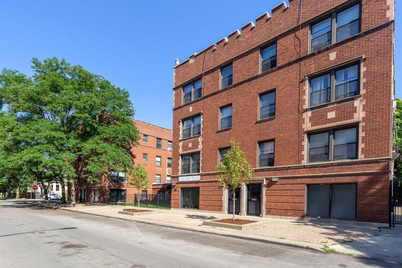 1440 E. 52nd Street - Photo 7 of 10
