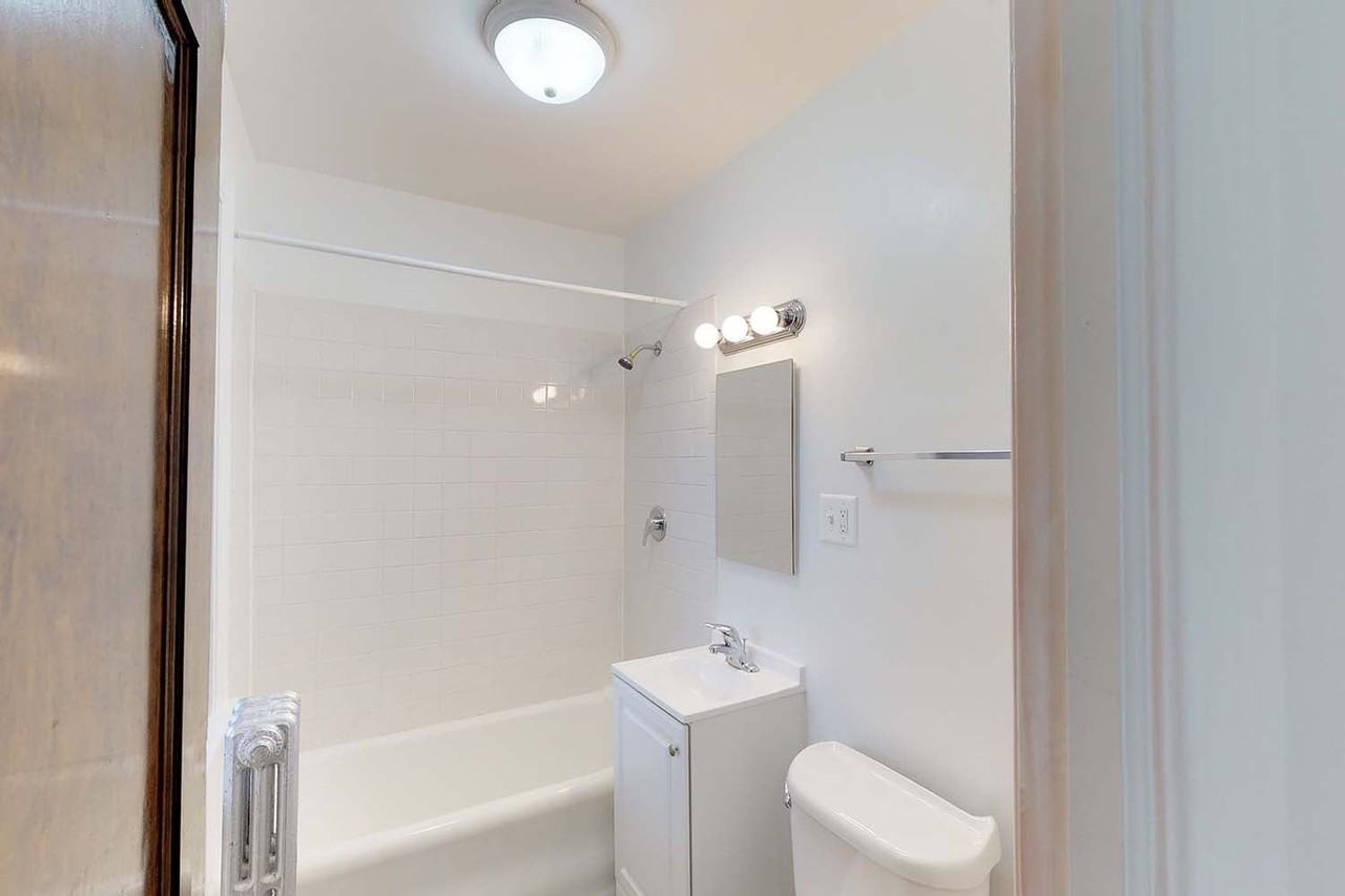 4455 S. Greenwood Avenue - Photo 2 of 10