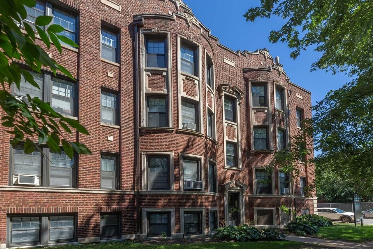 4455 S. Greenwood Avenue - Photo 4 of 10