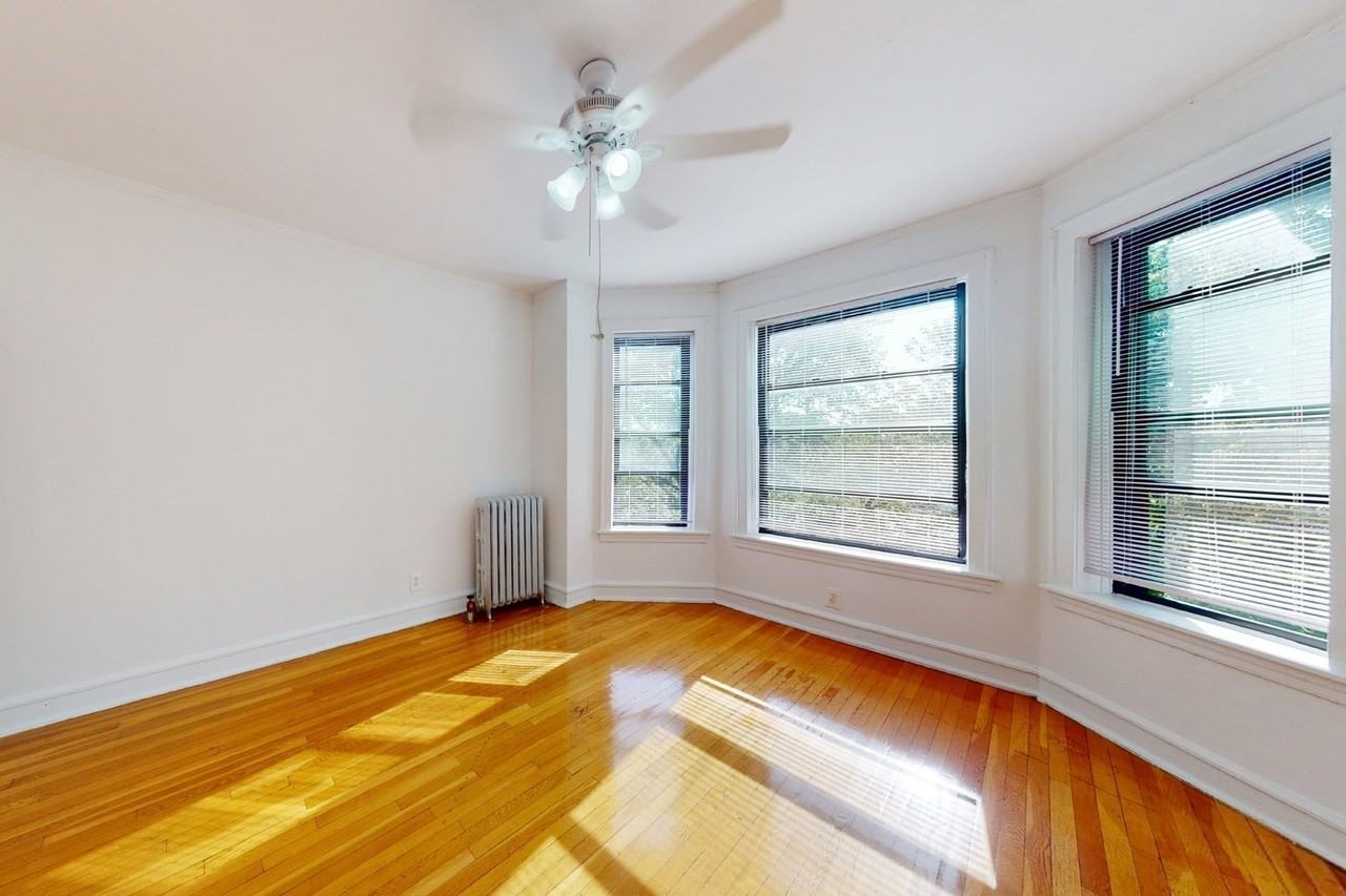 5053 S. Ellis Avenue - Photo 3 of 34