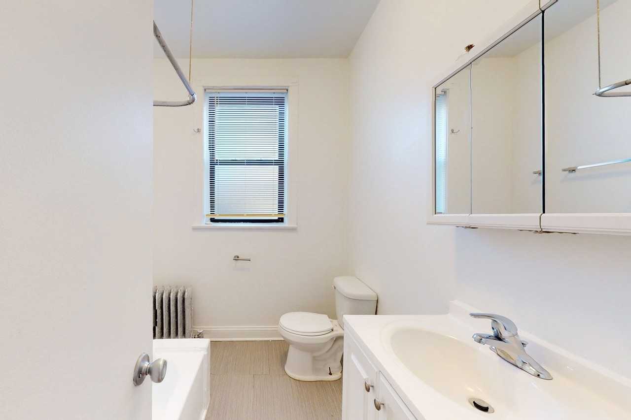 5128-5132 S. Cornell Avenue - Photo 5 of 8