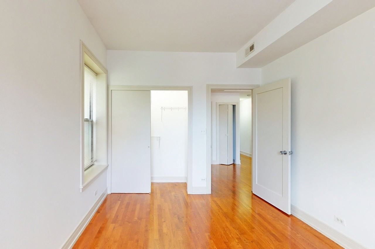 5234-5244 S. Ingleside Avenue - Photo 5 of 9