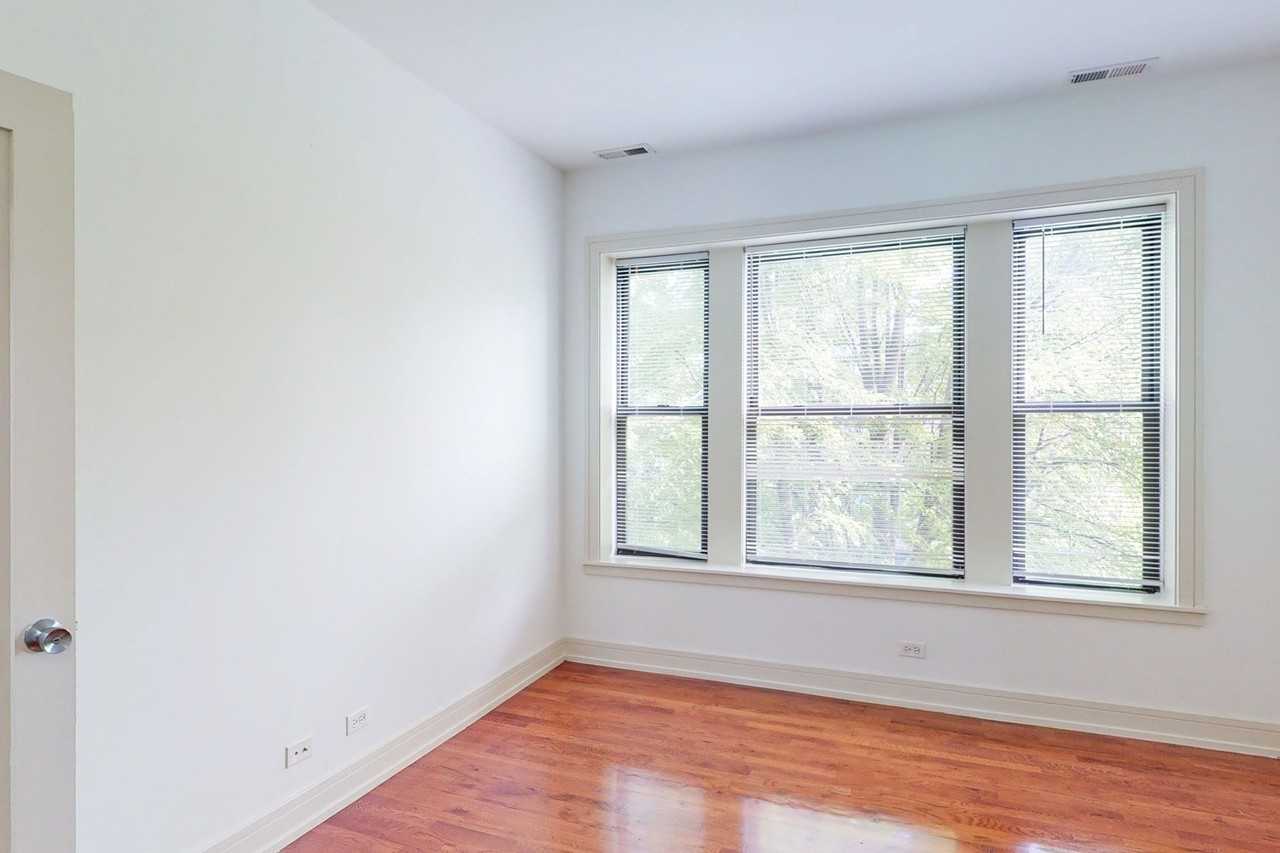 5234-5244 S. Ingleside Avenue - Photo 6 of 9