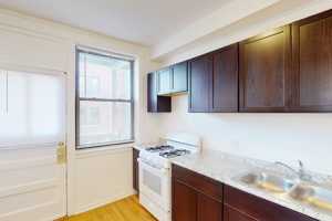 featured image of 5237 S Kenwood Ave