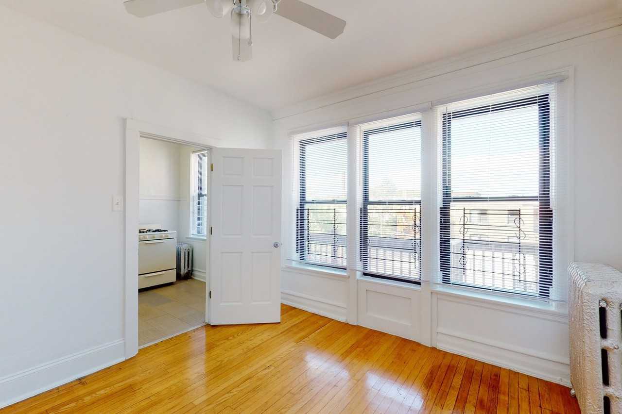 5300-5308 S. Greenwood Avenue - Photo 6 of 13