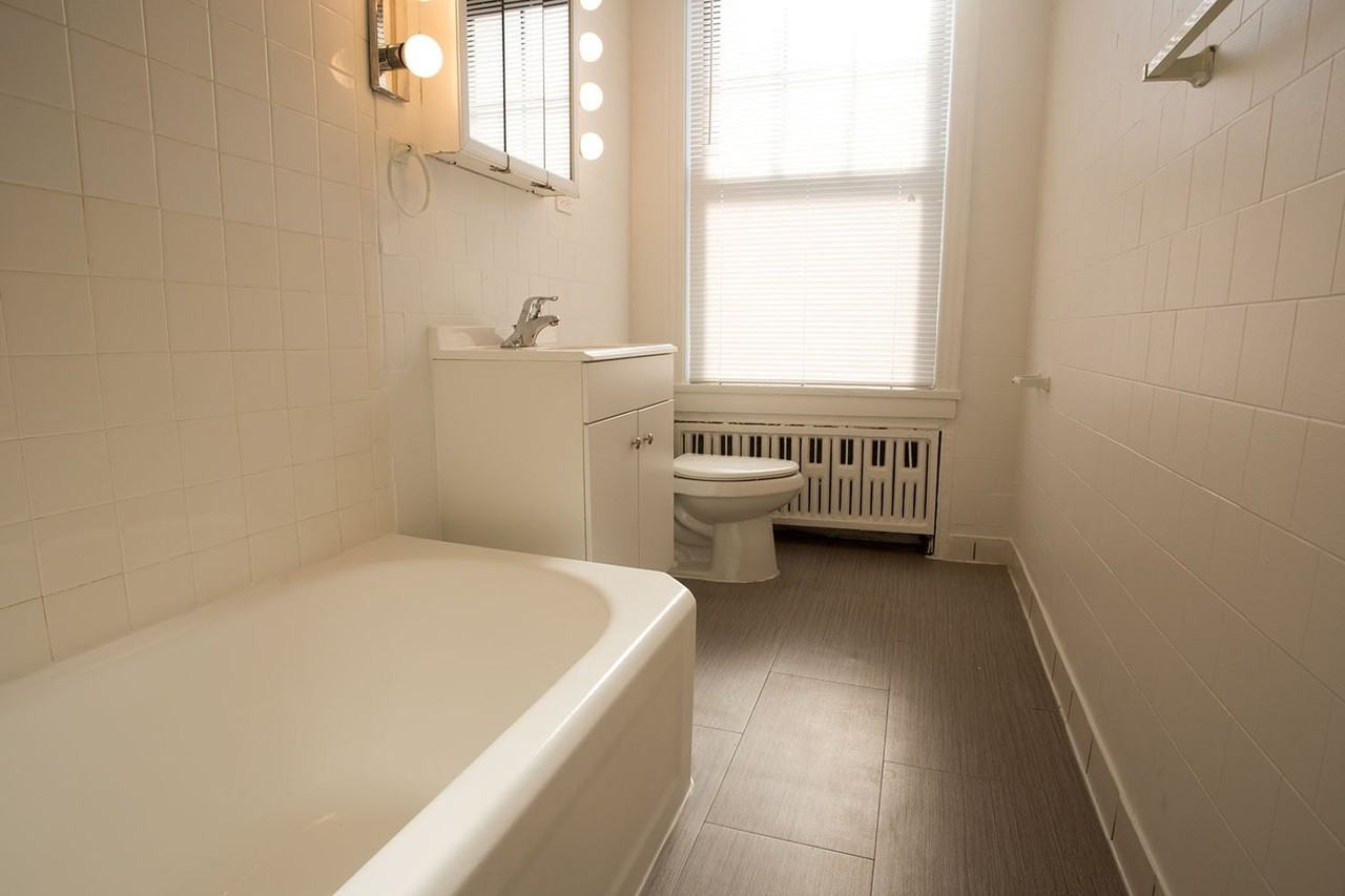 5325 S. Hyde Park Boulevard - Photo 7 of 11