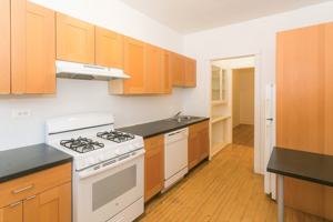 featured image of 5335 S Woodlawn Ave