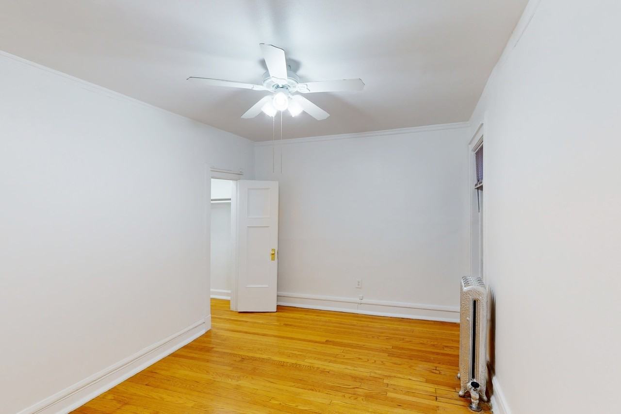 5336-5338 S. Hyde Park Boulevard - Photo 6 of 12