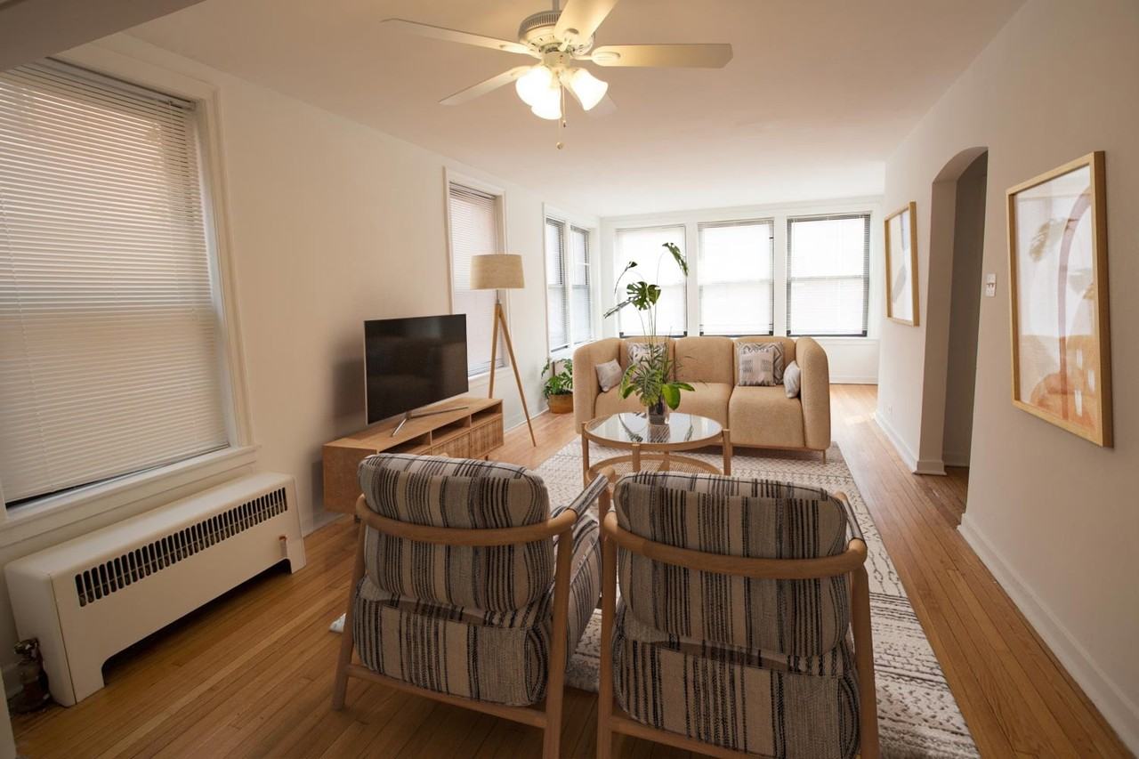 5337 S. Hyde Park Boulevard - Photo 2 of 10