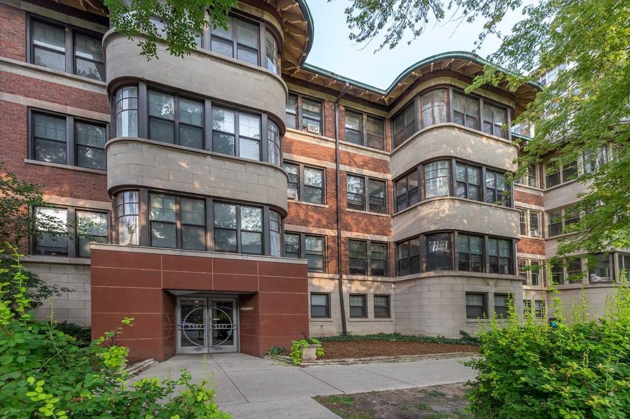 5337 S. Hyde Park Boulevard - Photo 7 of 10