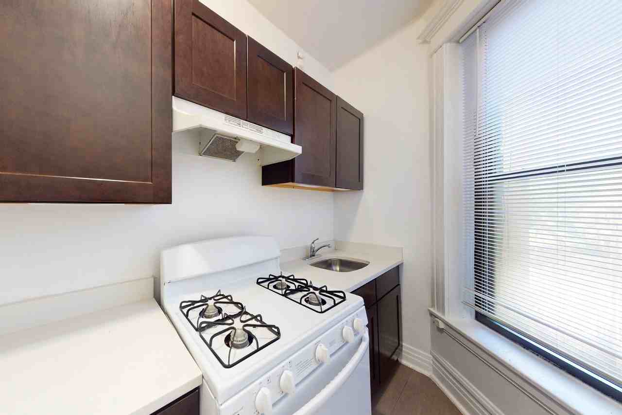 5405-5407 S. Woodlawn Avenue - Photo 2 of 9