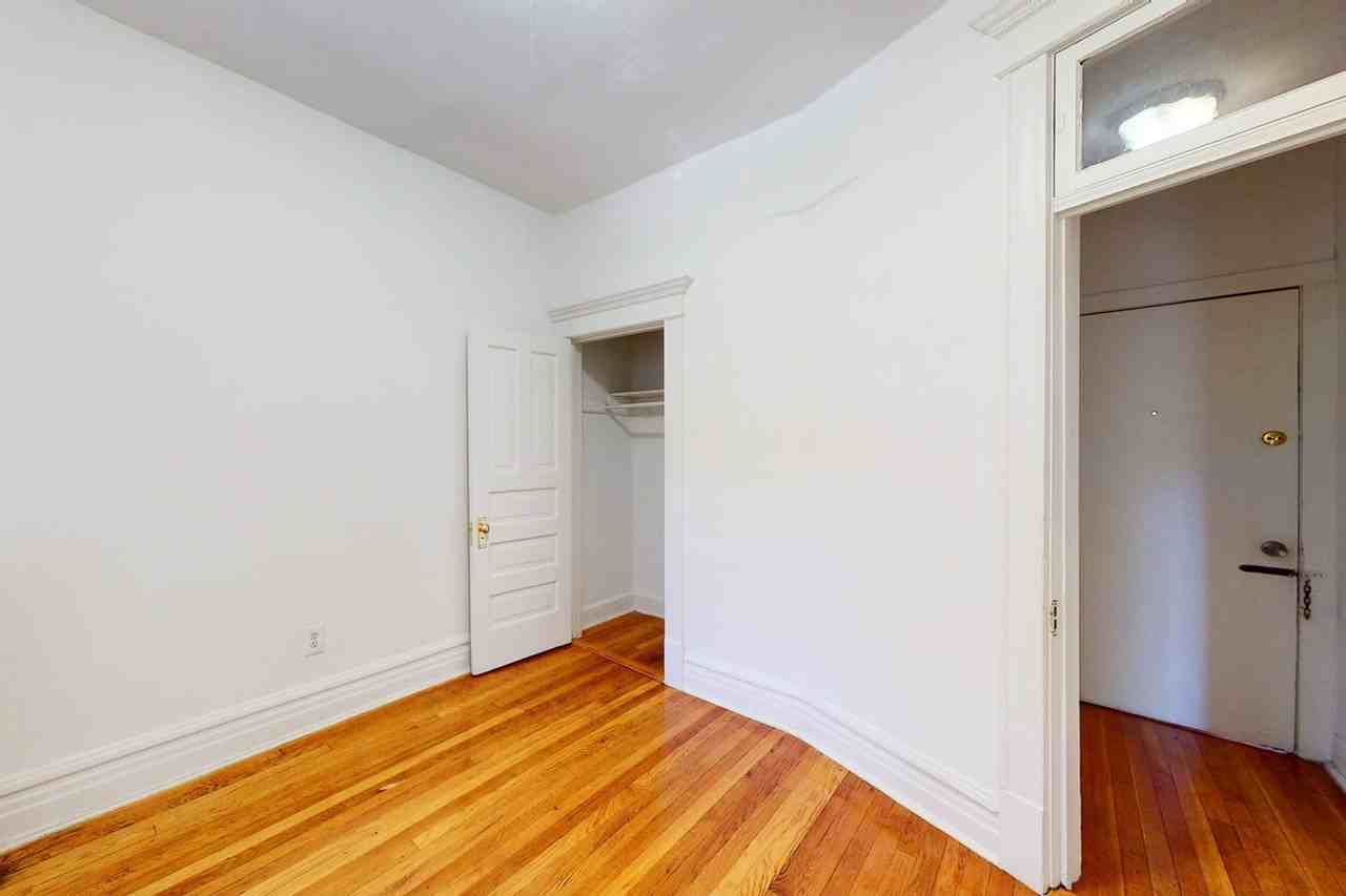5405-5407 S. Woodlawn Avenue - Photo 4 of 9