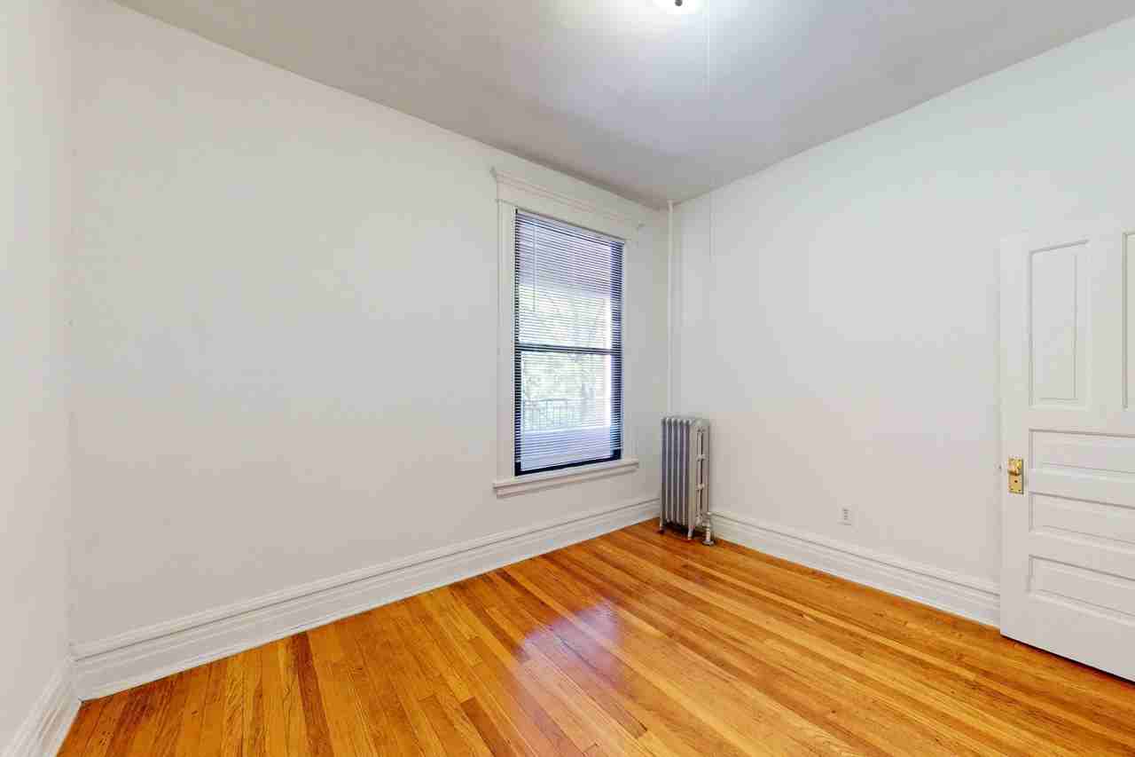 5405-5407 S. Woodlawn Avenue - Photo 5 of 9