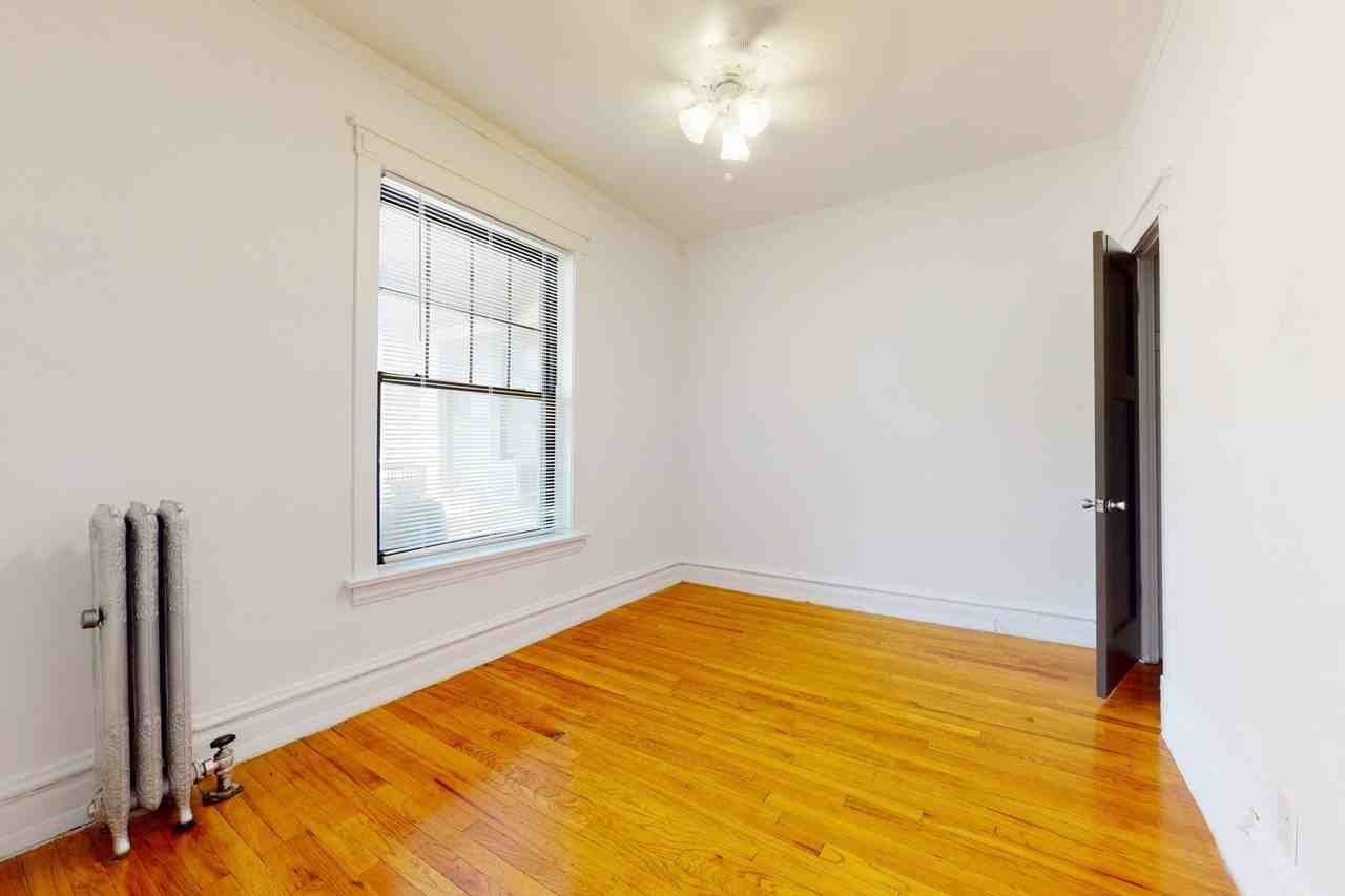 5411-5421 S. Ellis Avenue - Photo 5 of 11