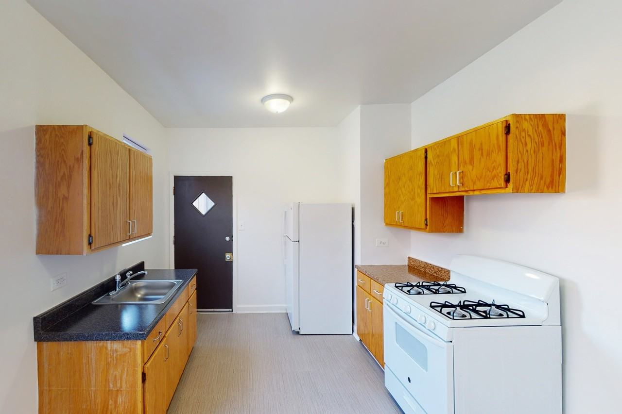 5415 S. Woodlawn Avenue - Photo 2 of 50