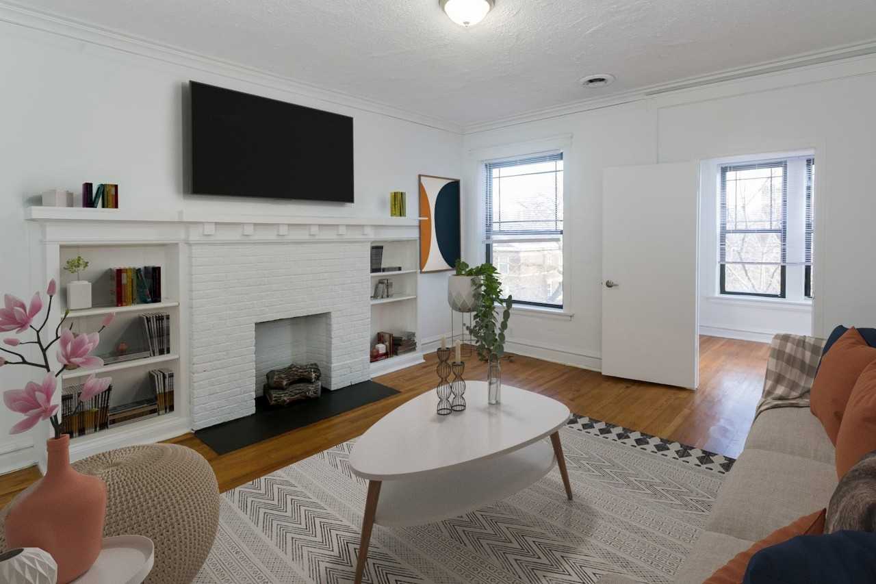 5452 S. Ellis Avenue - Photo 2 of 10