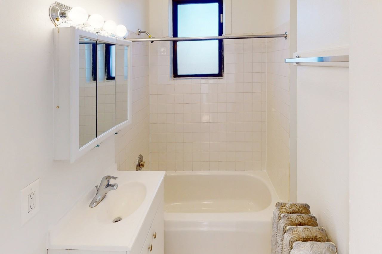 5457-5459 S. Blackstone Avenue - Photo 6 of 21