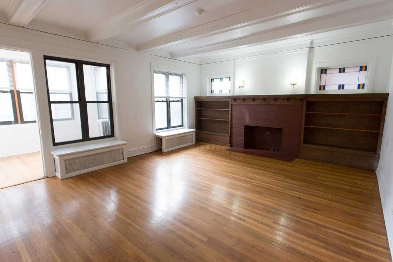 5468-70 S. Hyde Park Boulevard - Photo 2 of 12