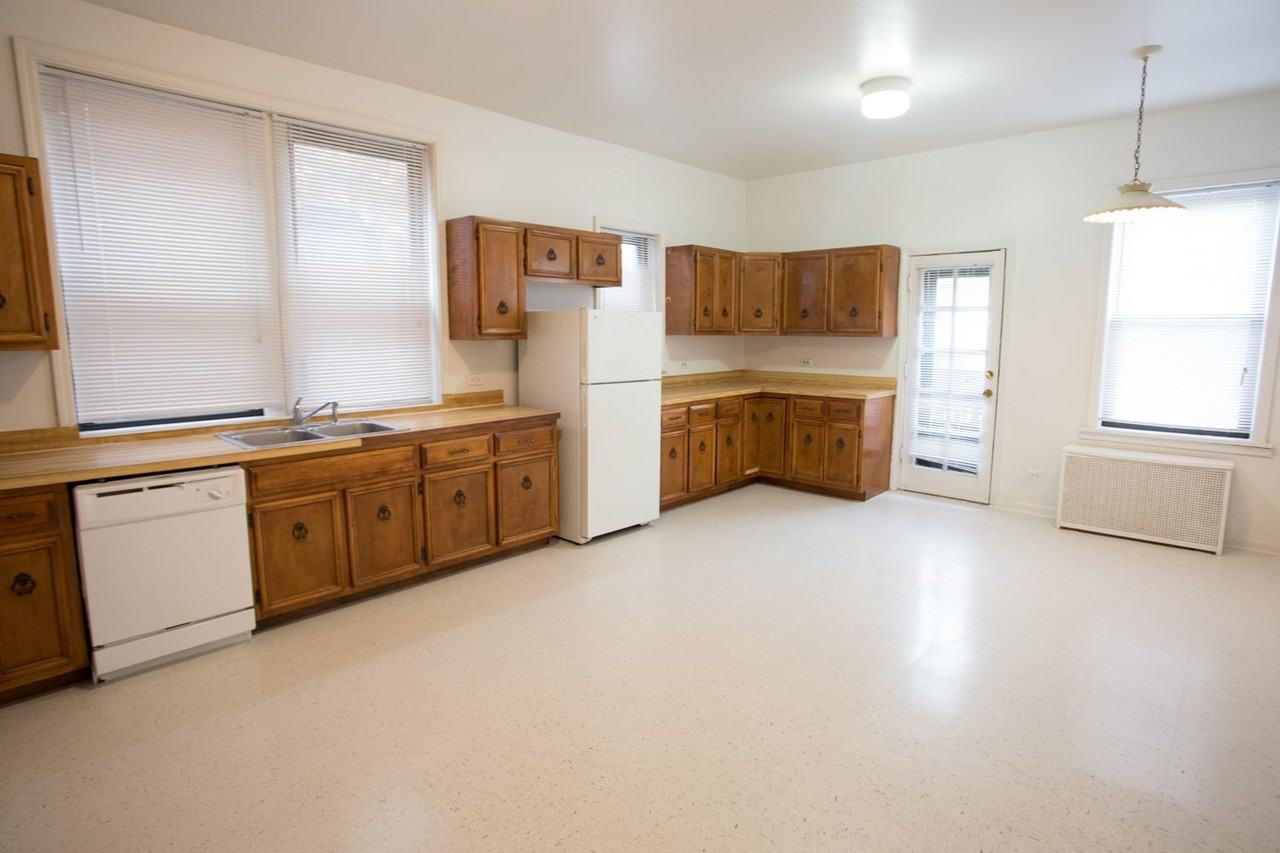 5468-70 S. Hyde Park Boulevard - Photo 5 of 12