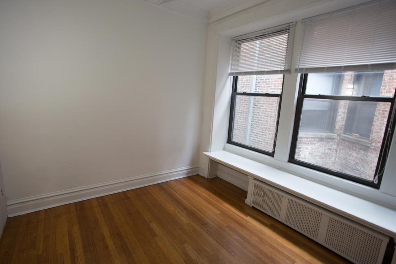5468-70 S. Hyde Park Boulevard - Photo 7 of 12