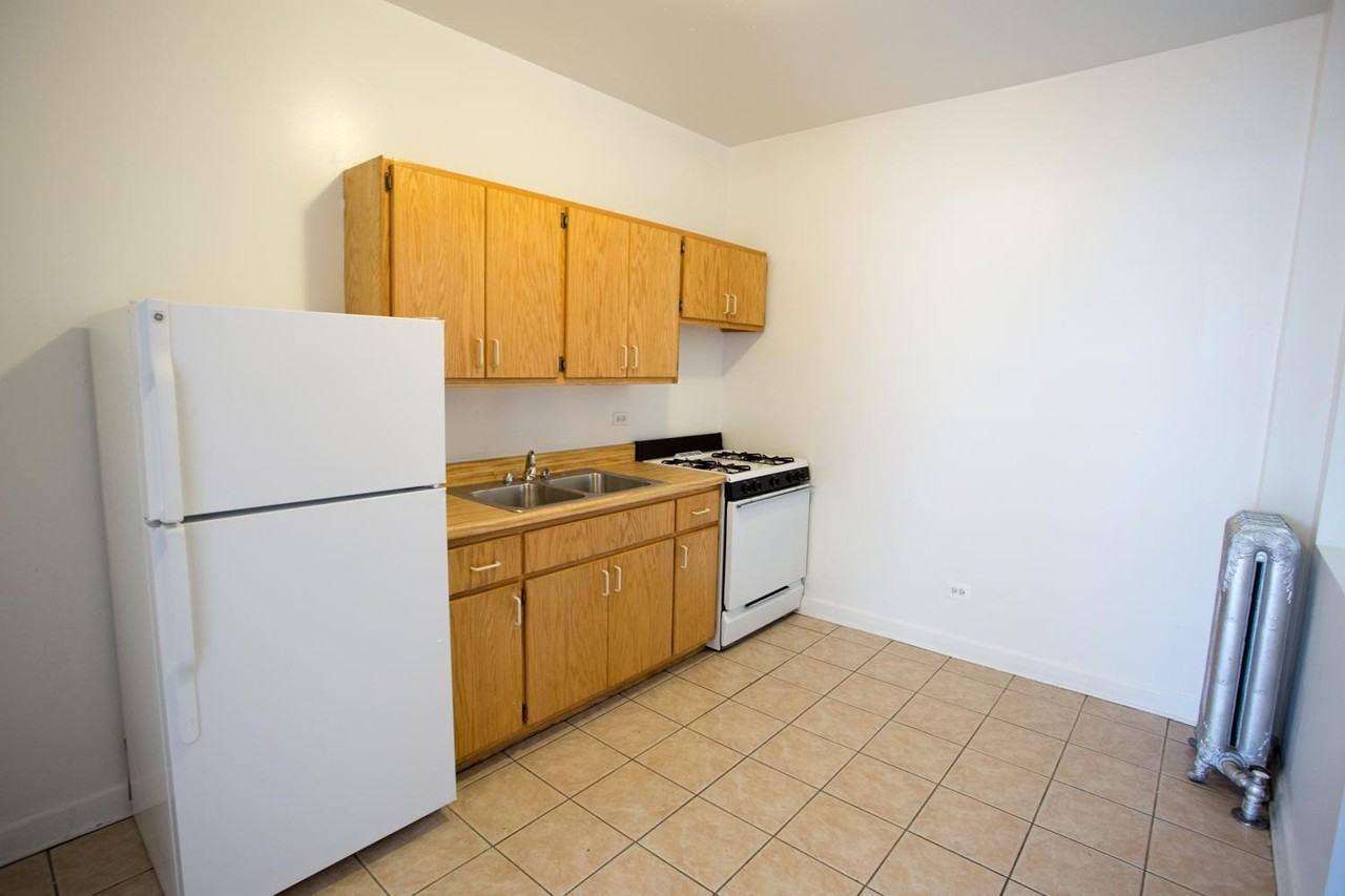 5500 S. Cornell Avenue - Photo 2 of 10
