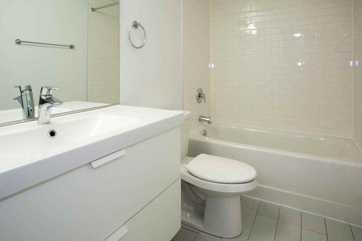 5507-5509 S. Hyde Park Boulevard - Photo 4 of 15